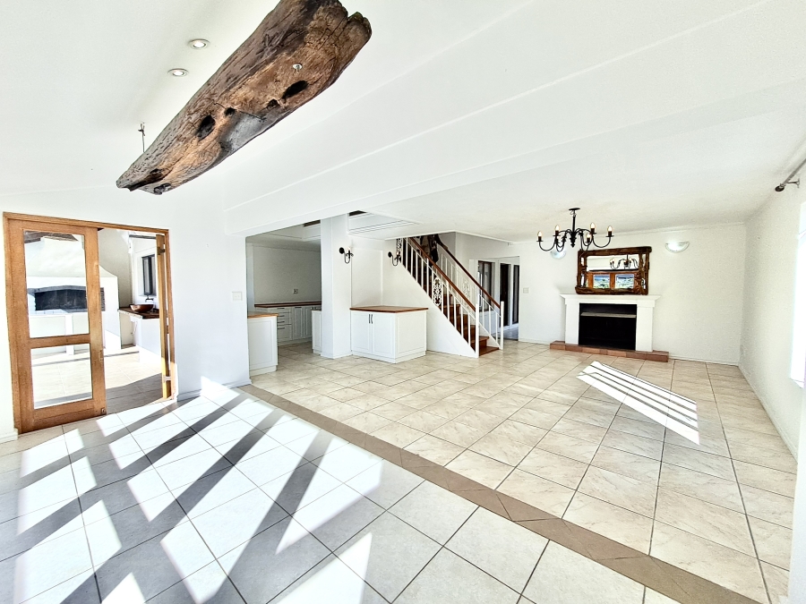 To Let 5 Bedroom Property for Rent in Grotto Bay Western Cape